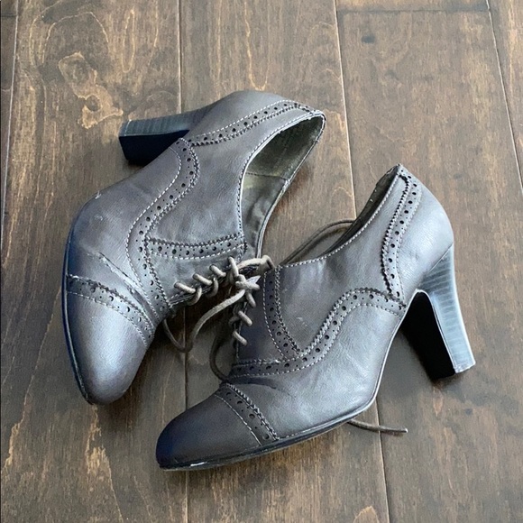 Cato Block Heel - Picture 2 of 2